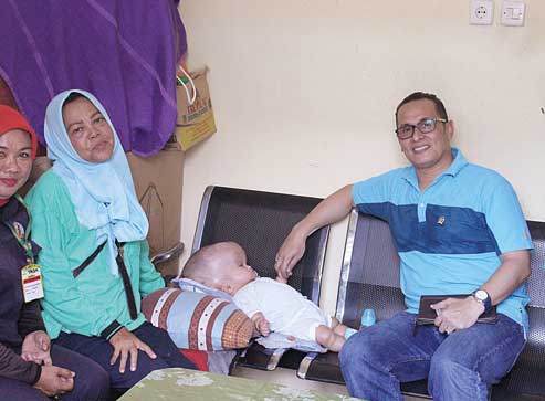 Melihat Balqis Adzra Bayi Hydrocephalus